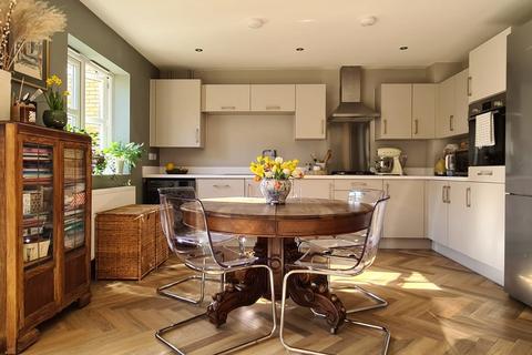 4 bedroom detached house for sale, Groundstone Way, Corsham SN13