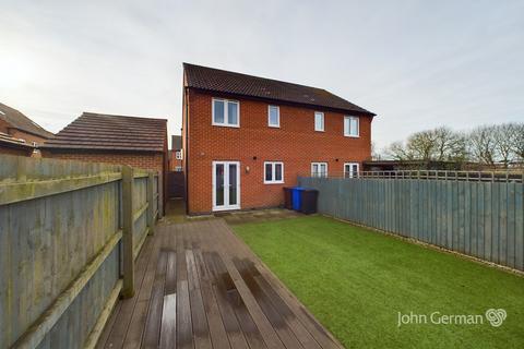 3 bedroom semi-detached house for sale, Cascade Close, Burton-on-Trent