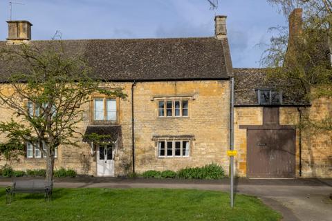 3 bedroom terraced house for sale, High Street, Moreton-In-Marsh, Gloucestershire, GL56