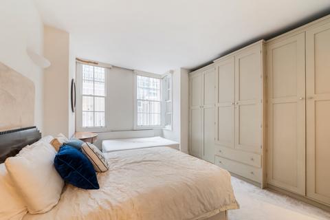 Flat A, 6 Green Street, London, W1K 6RW
