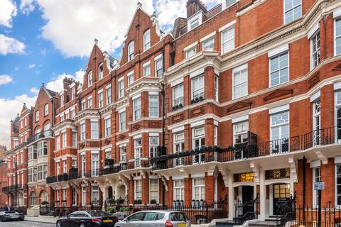Flat A, 6 Green Street, London, W1K 6RW