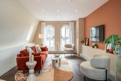 2 bedroom flat to rent, Curzon Street, Mayfair, London