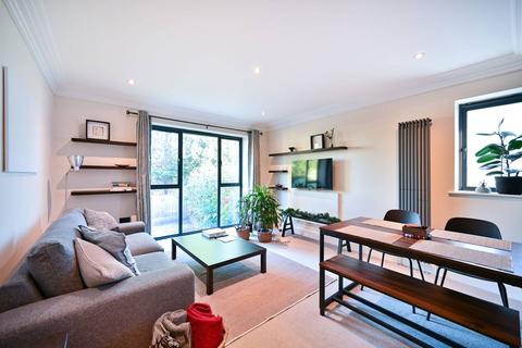 1 bedroom flat to rent, Church Grove, Hampton Wick, Kingston upon Thames, KT1