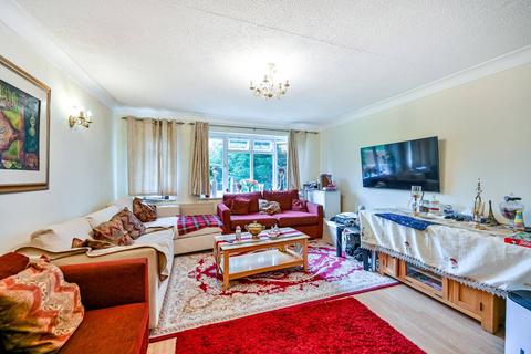 2 bedroom flat to rent, Surbiton Hill Park, Berrylands, Surbiton, KT5