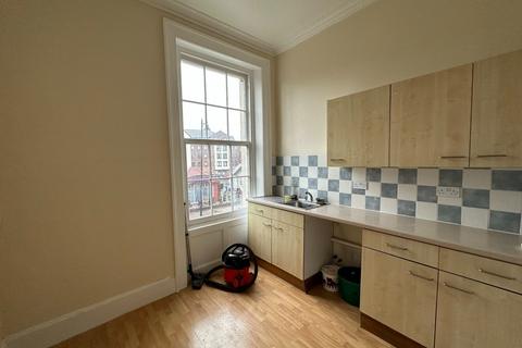3 bedroom apartment to rent, Warwick Road, Carlisle