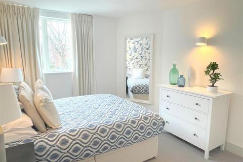 2 bedroom flat for sale, Park Avenue, Willesden Green, NW2