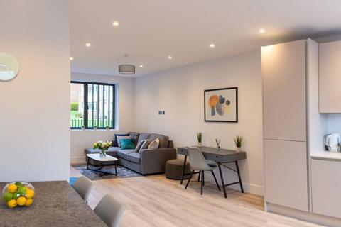 3 bedroom semi-detached house to rent, BELL LANE, Hendon, London, NW4