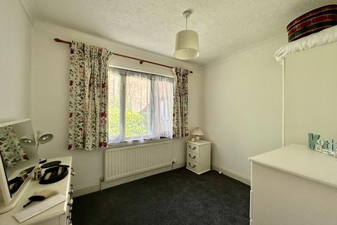 2 bedroom detached bungalow to rent, Shamrock Way, Hythe, Southampton