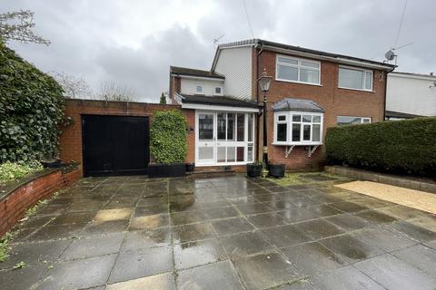 3 bedroom semi-detached house to rent - Maple Close, Stockport