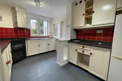3 bedroom semi-detached house to rent, Maple Close, Stockport