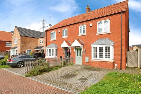 3 bedroom semi-detached house to rent, Paddock Way, Hull