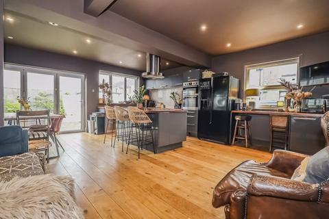 4 bedroom end of terrace house for sale, Shirley Avenue, Southsea