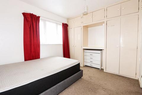 2 bedroom terraced house to rent, Berrydale Road, Hayes