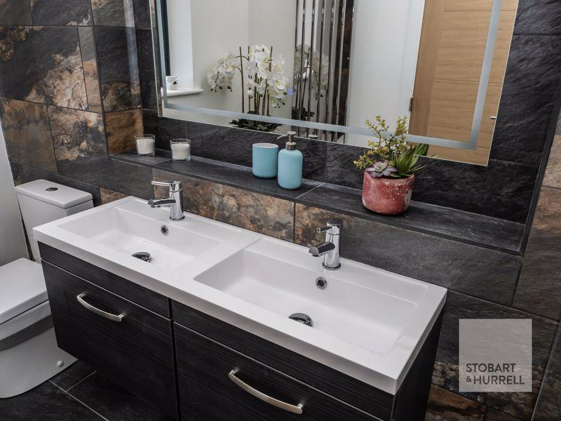 En-Suite Sinks