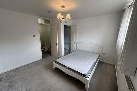 8 Priors Field, Northolt, UB5 5SG