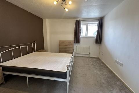 8 Priors Field, Northolt, UB5 5SG