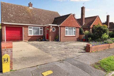 2 bedroom bungalow for sale, Melrose Gardens, Clacton-on-Sea, CO15