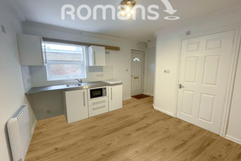 Property to rent, Cliddesden Road