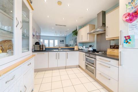 38 North Road, Purfleet-on-thames, RM19 1TU