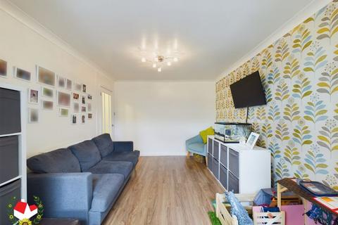 72 Wheatway, Gloucester, GL4 4BJ