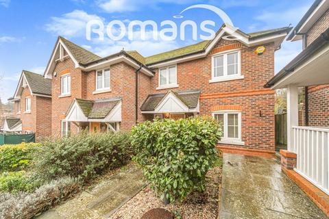 4 bedroom semi-detached house to rent, Sheldon Rise, Caversham