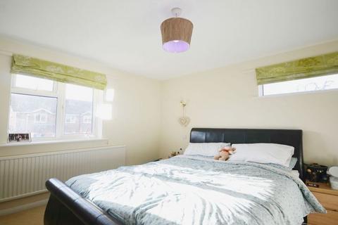 2 bedroom cluster house to rent, Horsham Road, Sandhurst