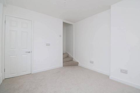 4 bedroom end of terrace house to rent, Brunswick Street, Reading