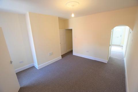 3 bedroom terraced house to rent, Victoria Street, Darfield, Barnsley, S73 9EX