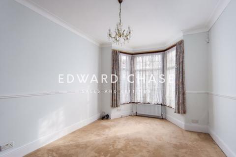 4 bedroom terraced house to rent, Haslemere Road, Seven Kings, IG3