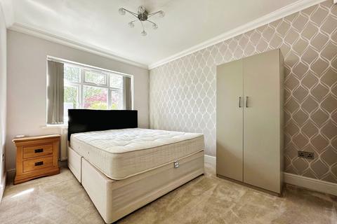 1 bedroom in a house share to rent, Tentelow Lane, Southall