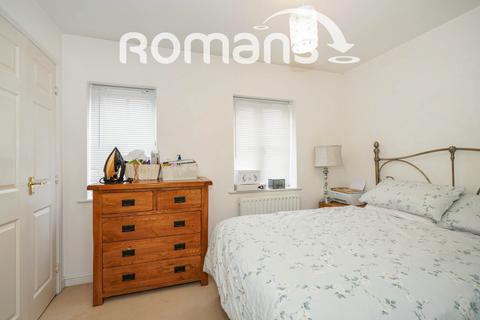 2 bedroom end of terrace house to rent, Lampeter Road, Oakhurst, Swindon