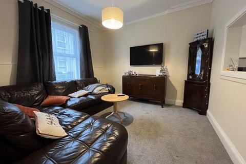 4 bedroom house share to rent, Bennington Street, Cheltenham GL50