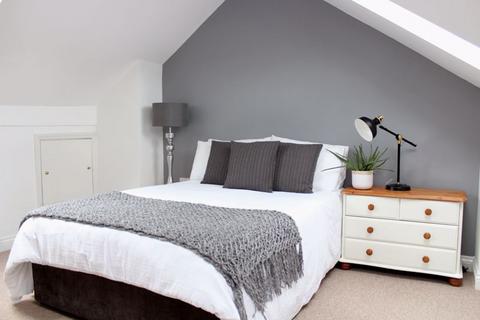 6 bedroom house share to rent, Gloucester Road, Cheltenham GL51
