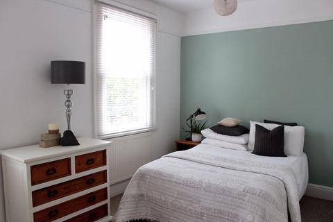 6 bedroom house share to rent, Gloucester Road, Cheltenham GL51