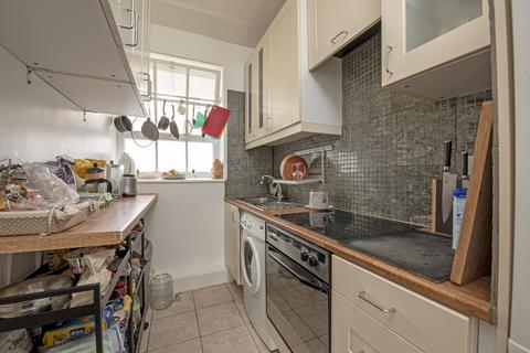 1 bedroom apartment to rent, White House, Vicarage Crescent