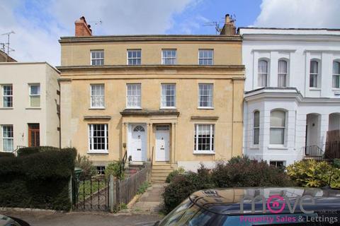 4 bedroom terraced house to rent, Ashford Road, Cheltenham GL50