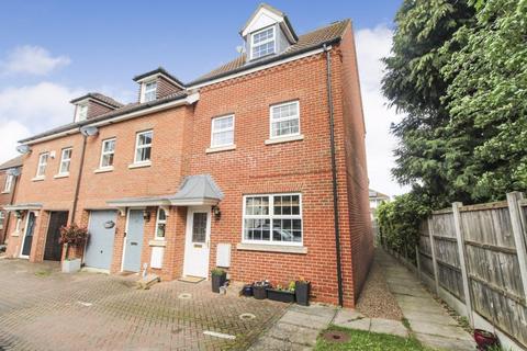 22 Abrahams Close, Bedford, MK40 3EJ