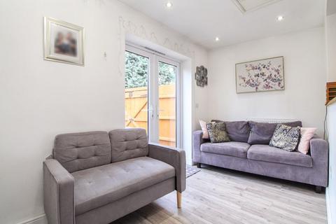 22 Abrahams Close, Bedford, MK40 3EJ