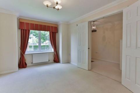 5 bedroom link detached house for sale, Brosnan Drive, Cheltenham GL51