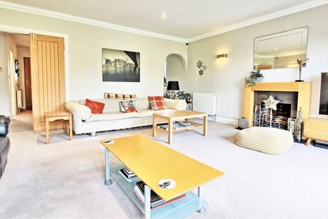 70 Bottrells Lane, Chalfont St Giles, HP8 4EJ