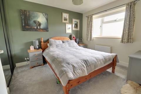 64 Croydon Drive, Penkridge, Stafford, ST19 5DW