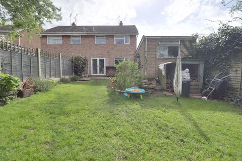 64 Croydon Drive, Penkridge, Stafford, ST19 5DW