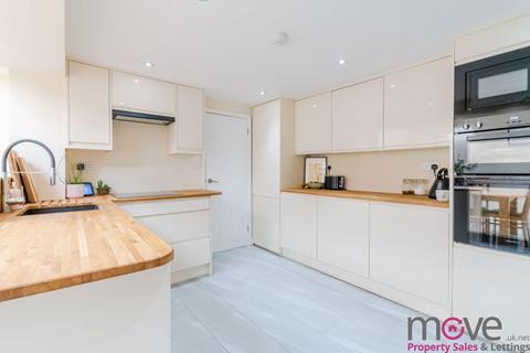 4 bedroom end of terrace house for sale, Wellington Street, Cheltenham GL50