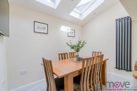 4 bedroom end of terrace house for sale, Wellington Street, Cheltenham GL50