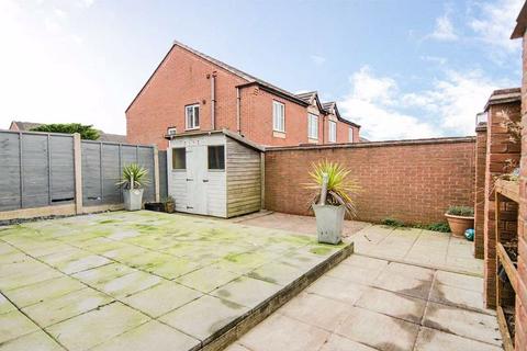 3 bedroom semi-detached house to rent, Hilton Road, Burntwood WS7