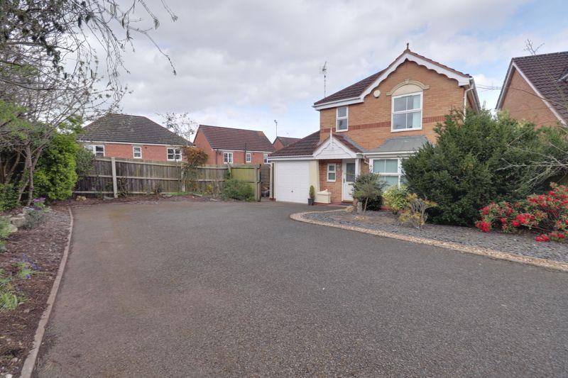 Redruth Drive, Stafford ST17 4 bed detached house for sale £340,000