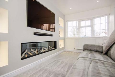 2 Henley Close, Burntwood, WS7 0EL