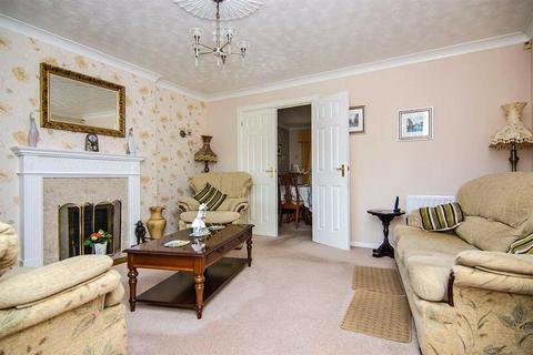 14 Mawgan Drive, Lichfield, WS14 9SD