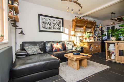 38 Broadmeadow, Walsall, WS9 8JA