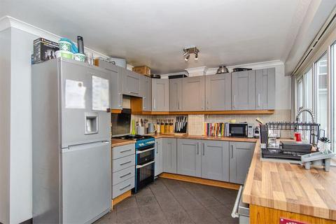 7 Ferndale Close, Burntwood, WS7 4US